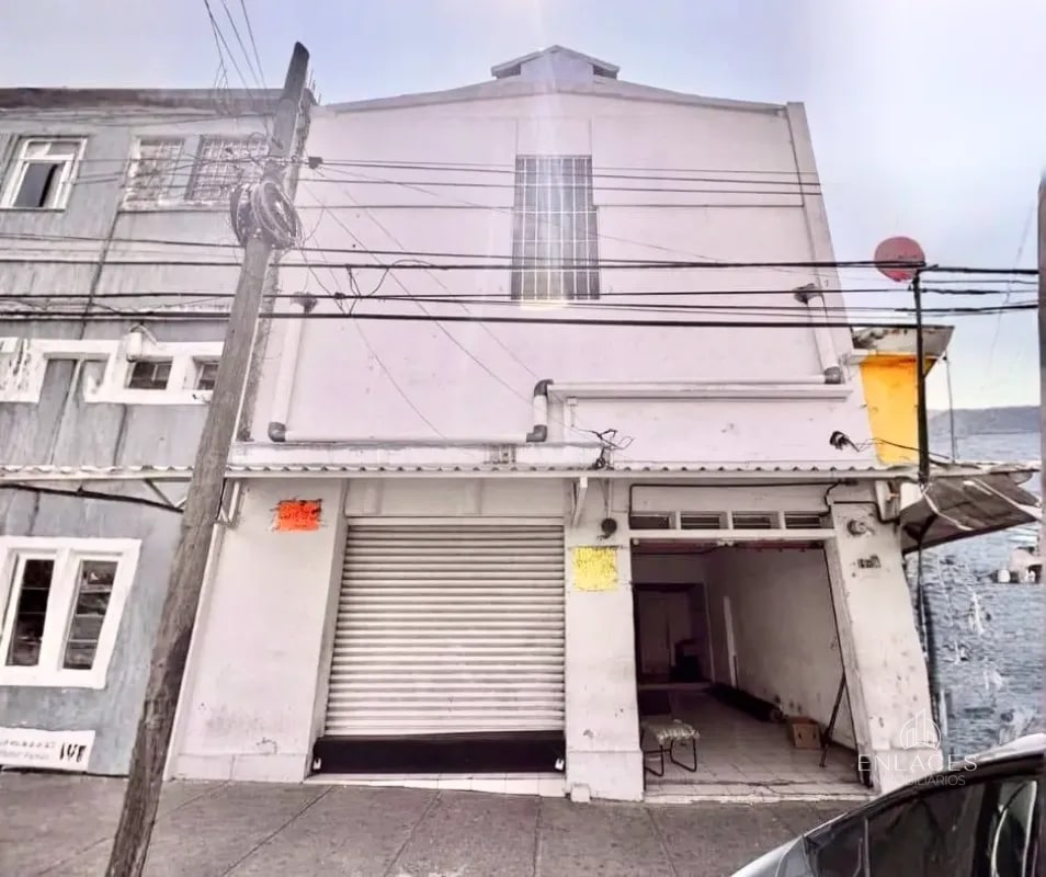 Zona 1 • Bodega en Renta • Avenida Elena • 900 M² (300 M² por nivel) - 5