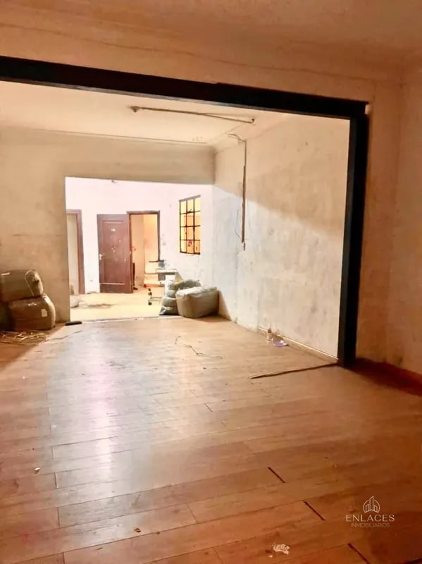 Zona 1 • Bodega en Renta • Avenida Elena • 900 M² (300 M² por nivel) - 4