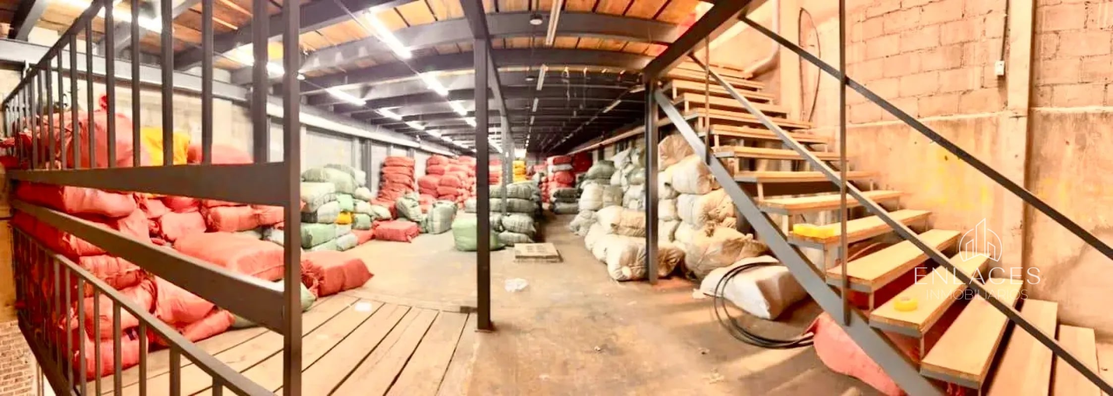 Zona 1 • Bodega en Renta • Avenida Elena • 900 M² (300 M² por nivel) - 3